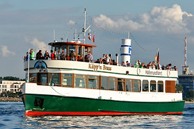 Hafenrundfahrten mit dem Fahrgastschiff ab Warnemünde