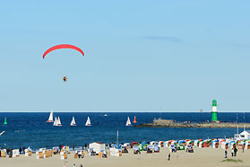 breiter Sandstrand von Warnemünde